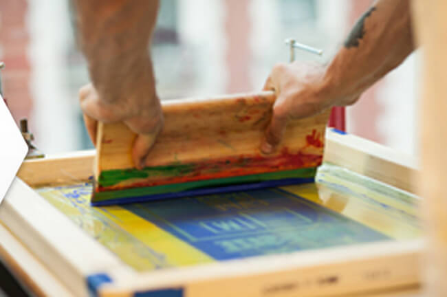 screen printing t-shirts squeegee